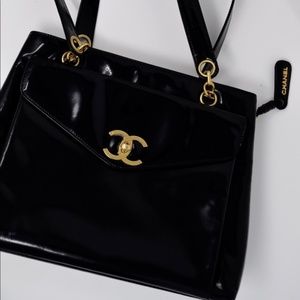 Authentic vintage Chanel leather bag!!!!